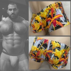 Wet Aardvark Square Cut Pouch Swimsuit Medium 34-40" waist Gently worn 82% nylon